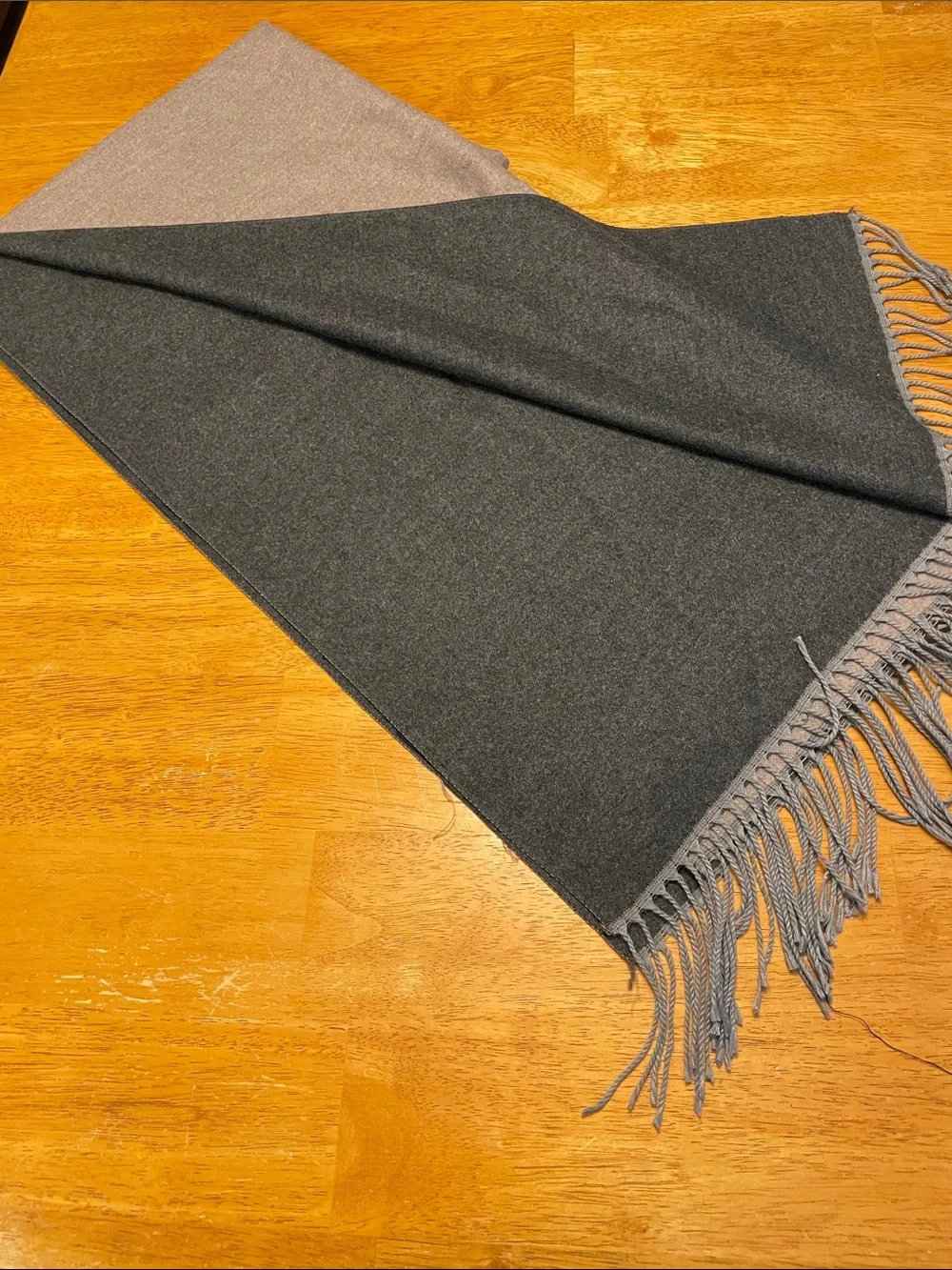 Reversible Two-Tone Women’s Fringe Pashima - Black and Camel